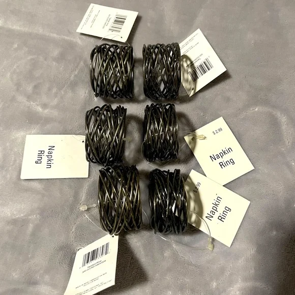 Second batch of dark chrome napkin rings- never used - Picture 1 of 5